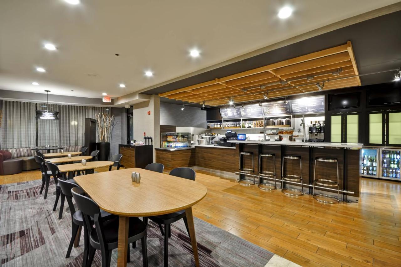 Courtyard By Marriott Jacksonville Airport/ Northeast מראה חיצוני תמונה