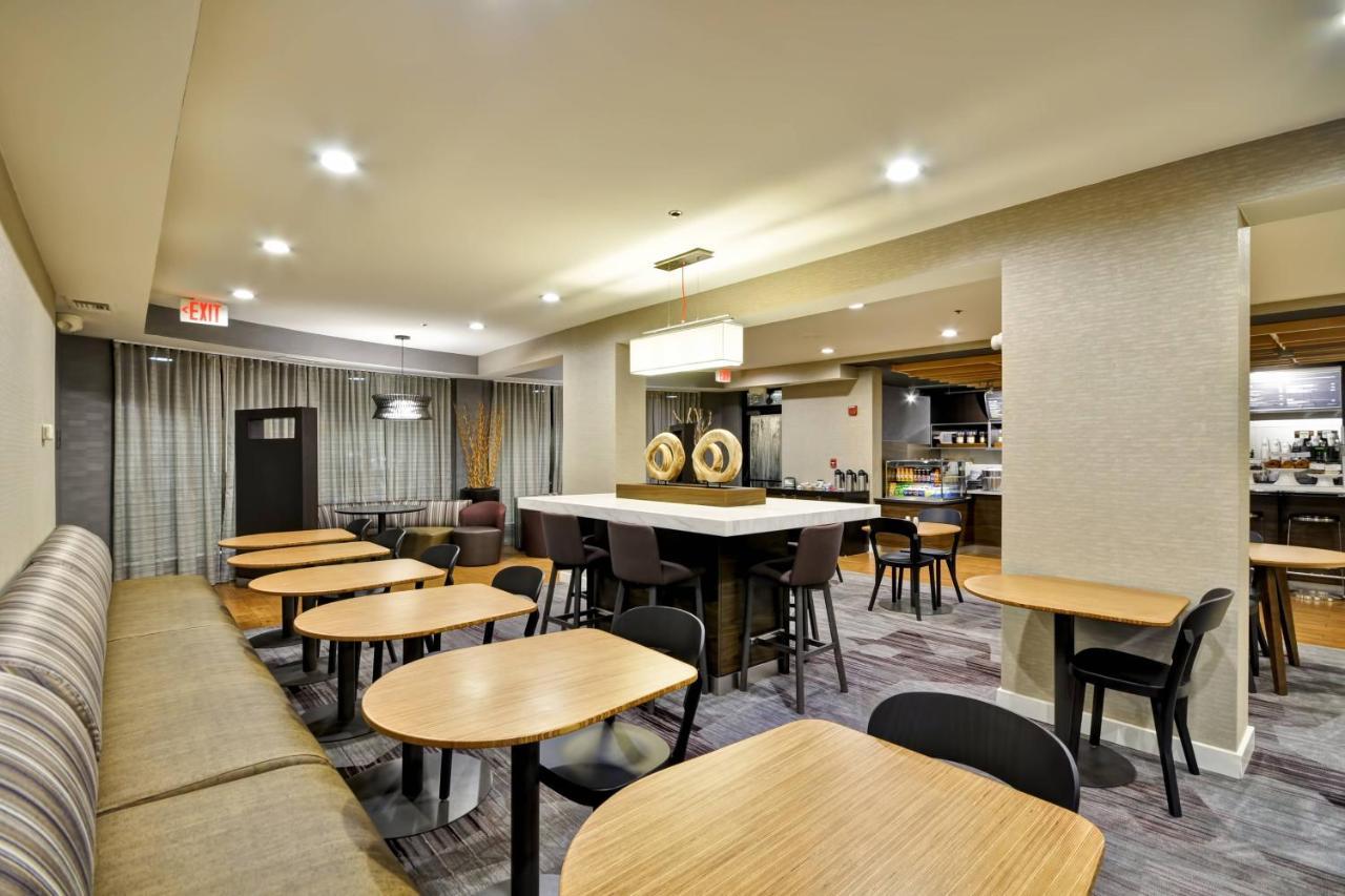 Courtyard By Marriott Jacksonville Airport/ Northeast מראה חיצוני תמונה
