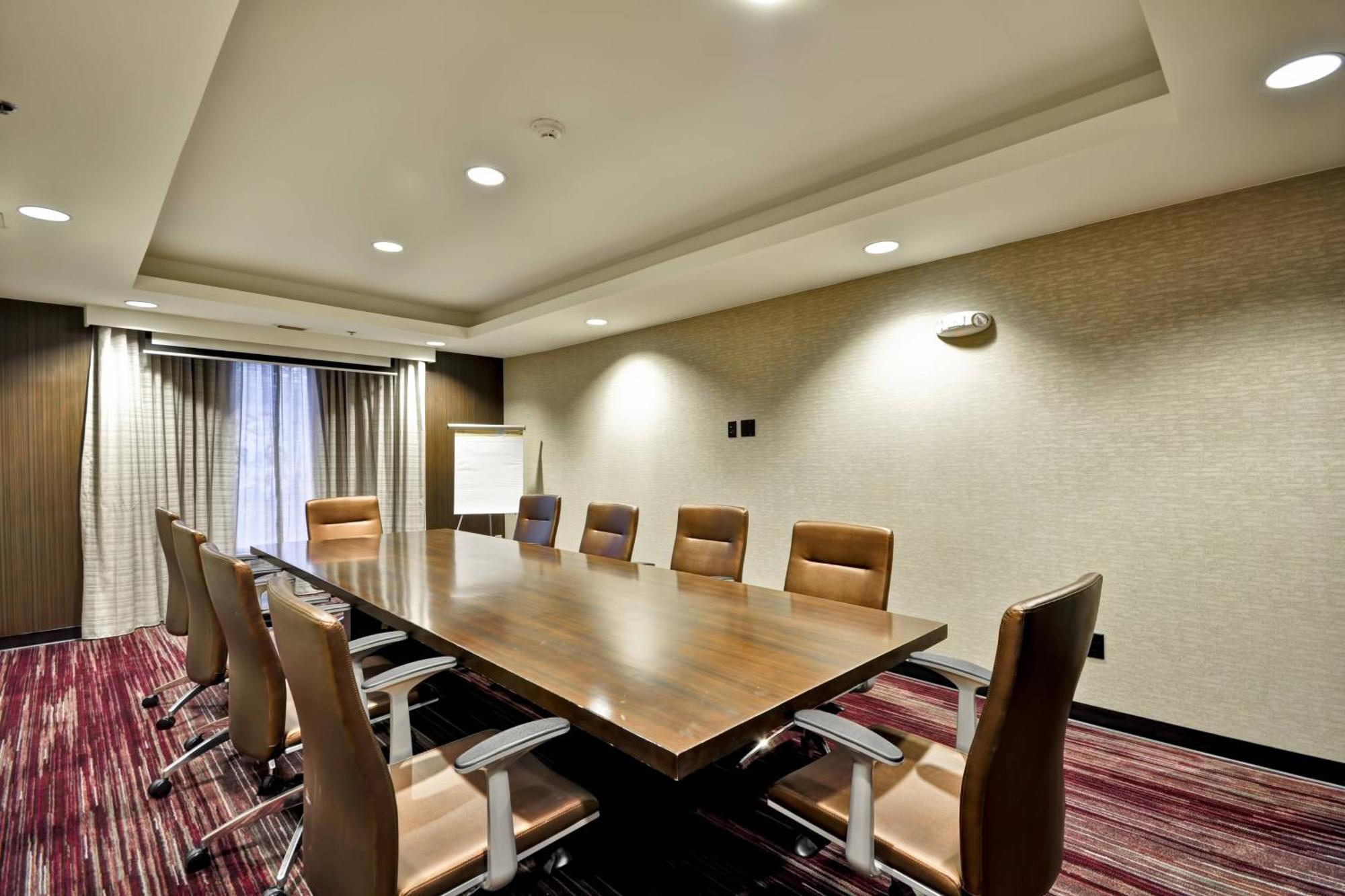 Courtyard By Marriott Jacksonville Airport/ Northeast מראה חיצוני תמונה