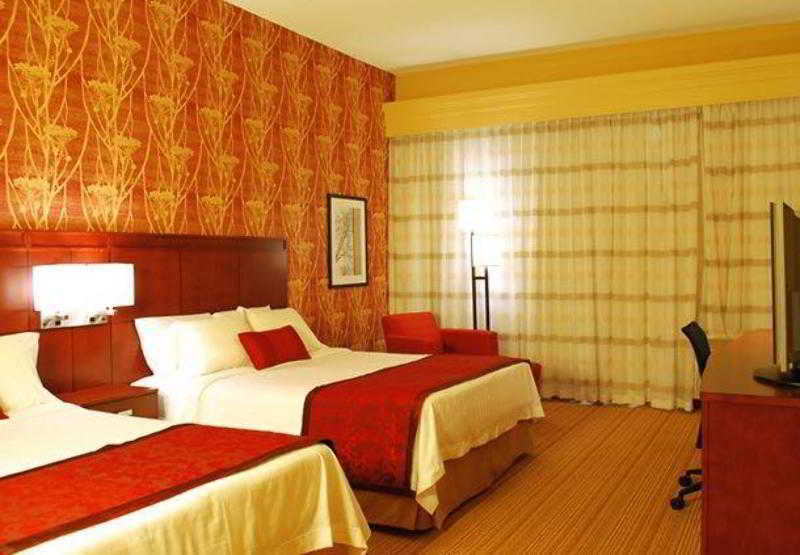 Courtyard By Marriott Jacksonville Airport/ Northeast מראה חיצוני תמונה